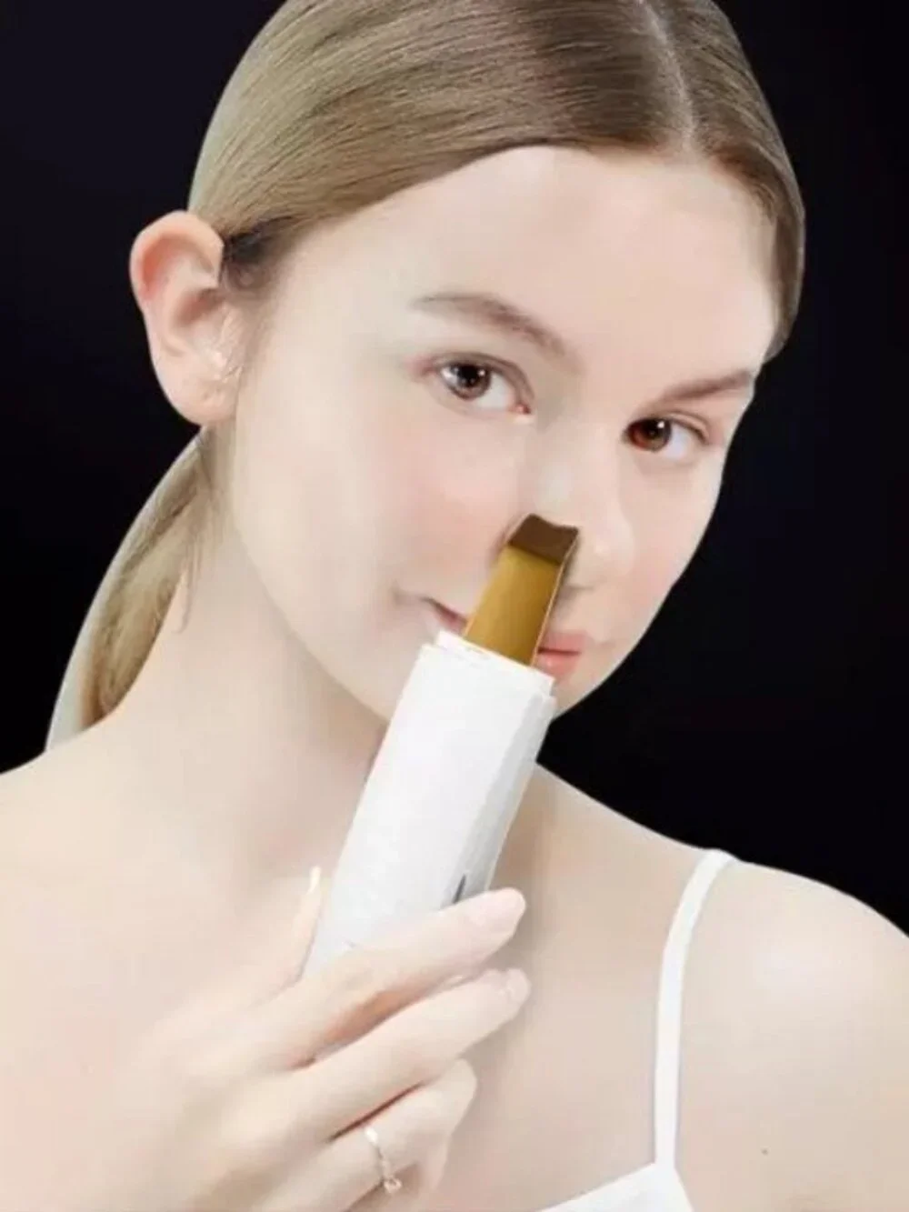 Ultrasonic beauty instrument - White